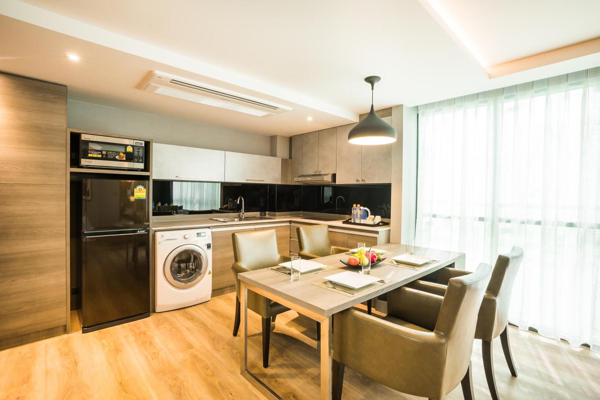 Citrus Suites Sukhumvit 6 By Compass Hospitality Бангкок Екстер'єр фото