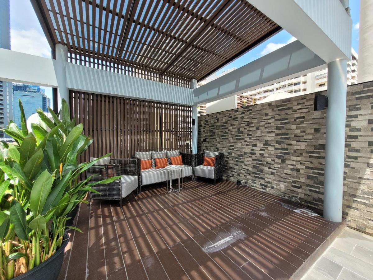 Citrus Suites Sukhumvit 6 By Compass Hospitality Бангкок Екстер'єр фото