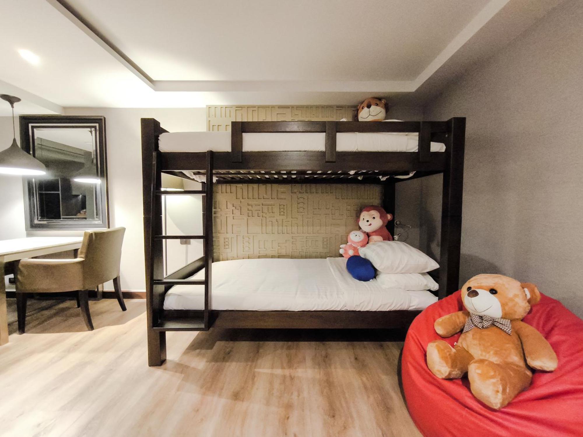 Citrus Suites Sukhumvit 6 By Compass Hospitality Бангкок Екстер'єр фото