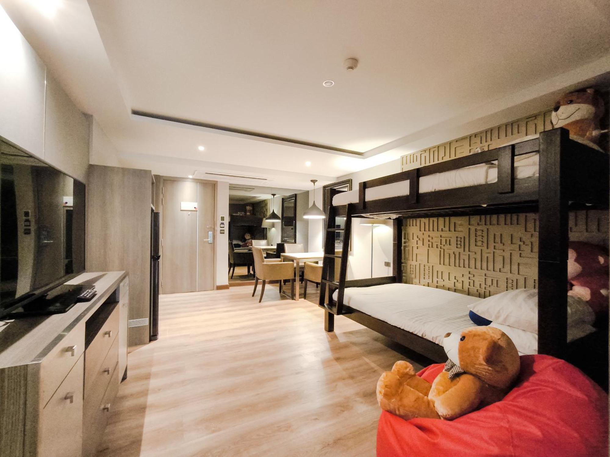 Citrus Suites Sukhumvit 6 By Compass Hospitality Бангкок Екстер'єр фото