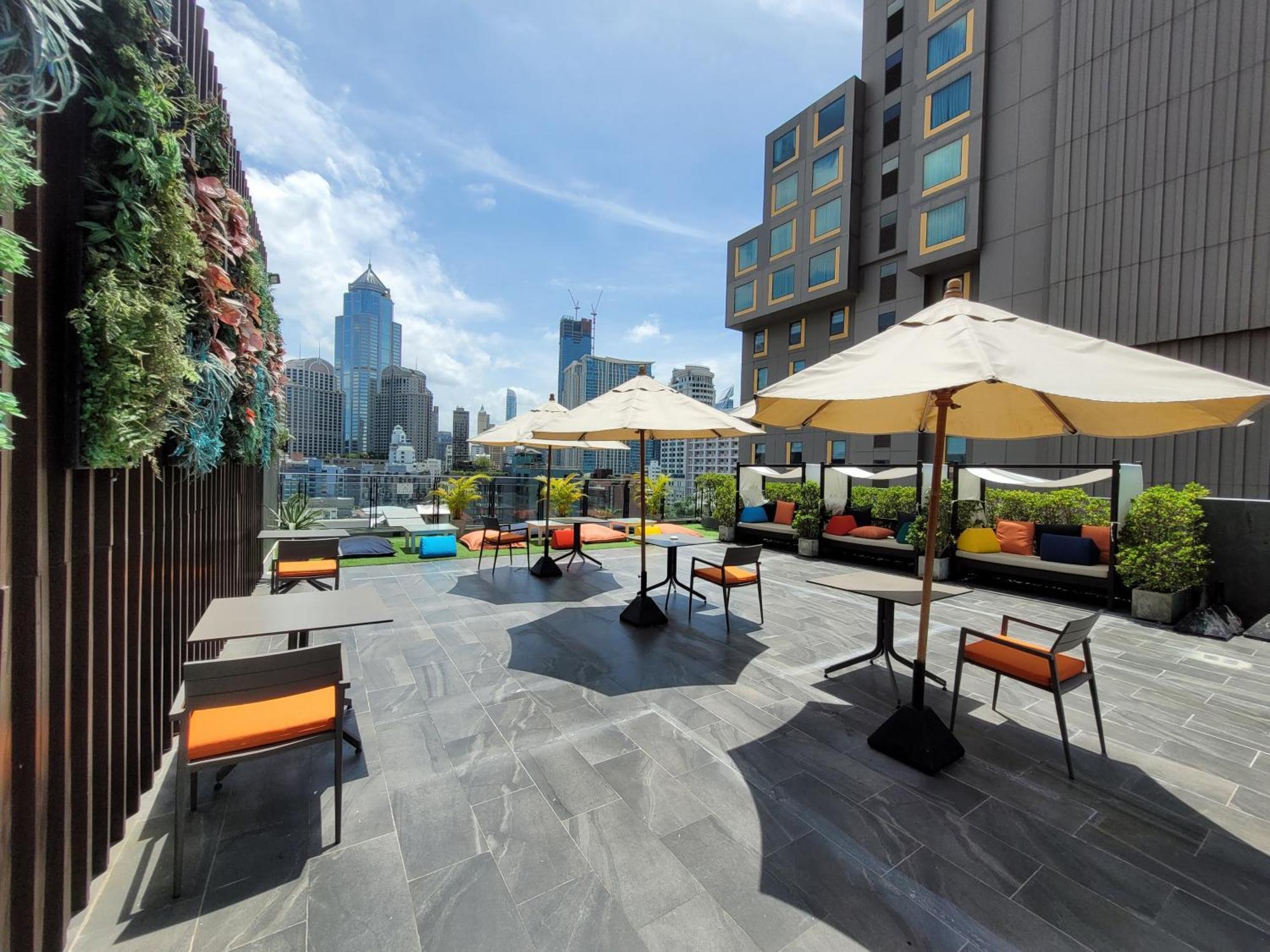Citrus Suites Sukhumvit 6 By Compass Hospitality Бангкок Екстер'єр фото