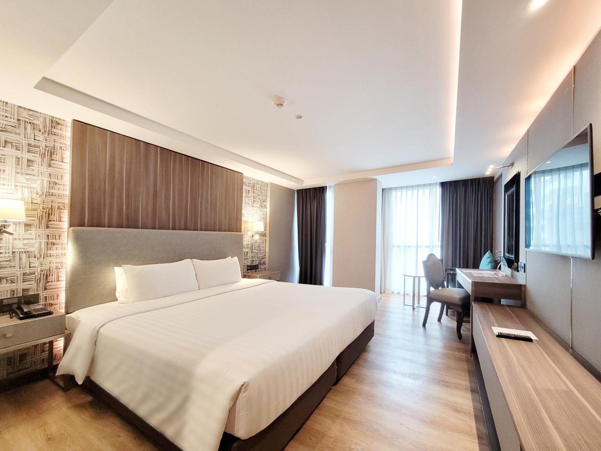 Citrus Suites Sukhumvit 6 By Compass Hospitality Бангкок Екстер'єр фото