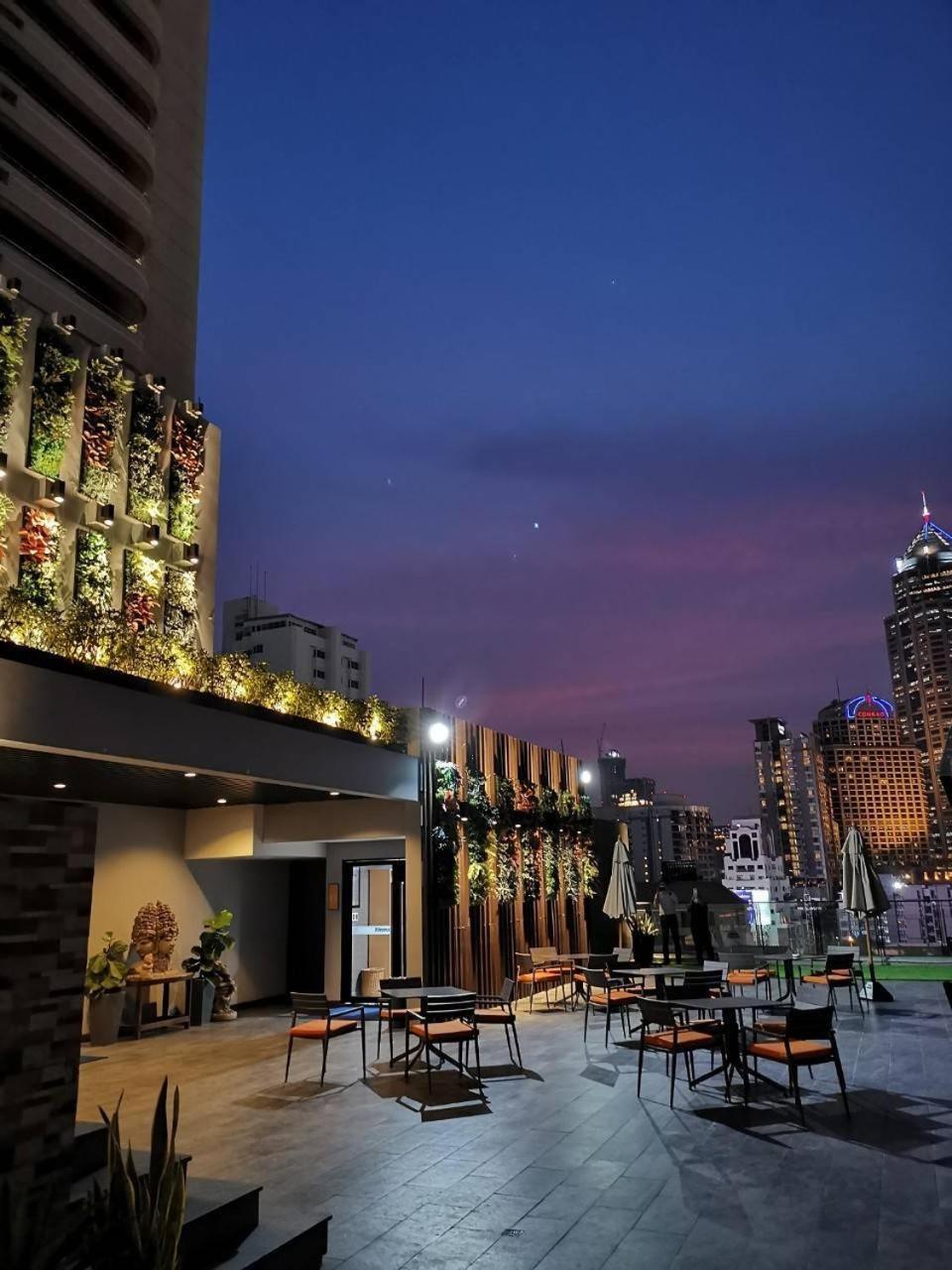 Citrus Suites Sukhumvit 6 By Compass Hospitality Бангкок Екстер'єр фото