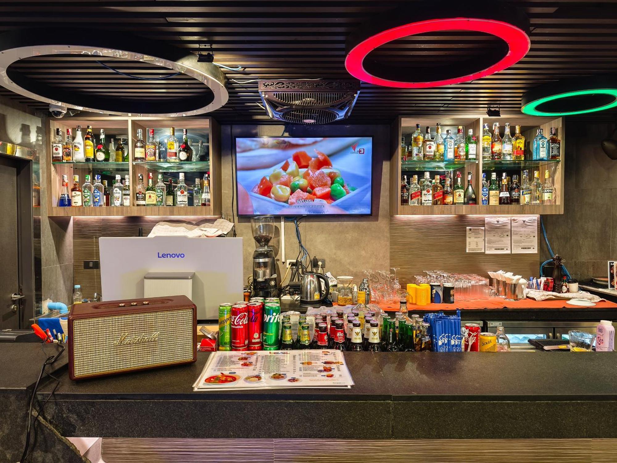 Citrus Suites Sukhumvit 6 By Compass Hospitality Бангкок Екстер'єр фото