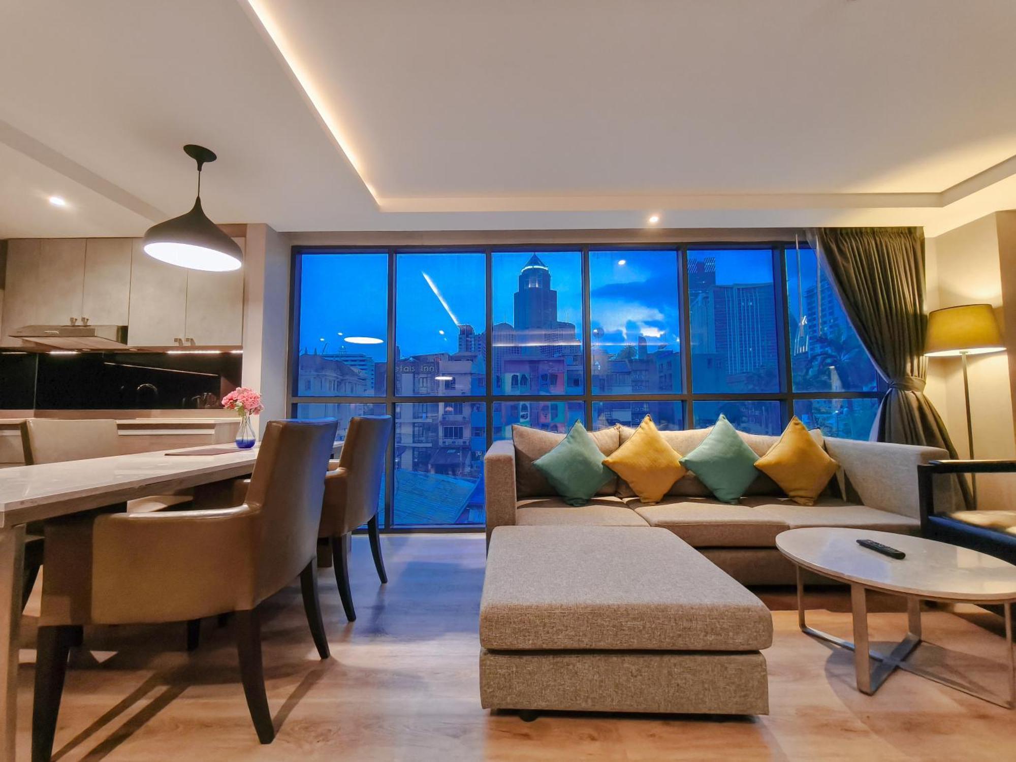 Citrus Suites Sukhumvit 6 By Compass Hospitality Бангкок Екстер'єр фото