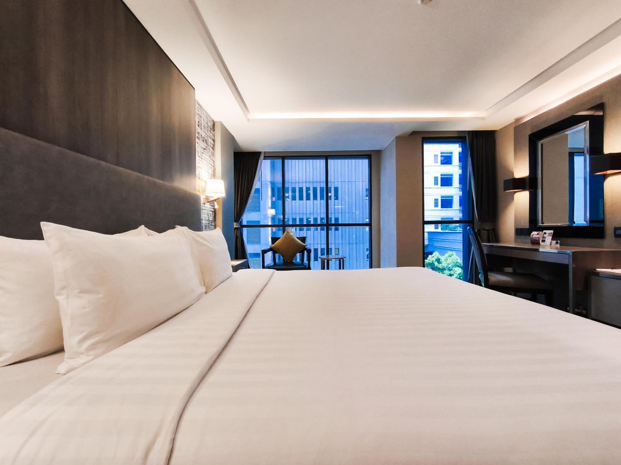 Citrus Suites Sukhumvit 6 By Compass Hospitality Бангкок Екстер'єр фото