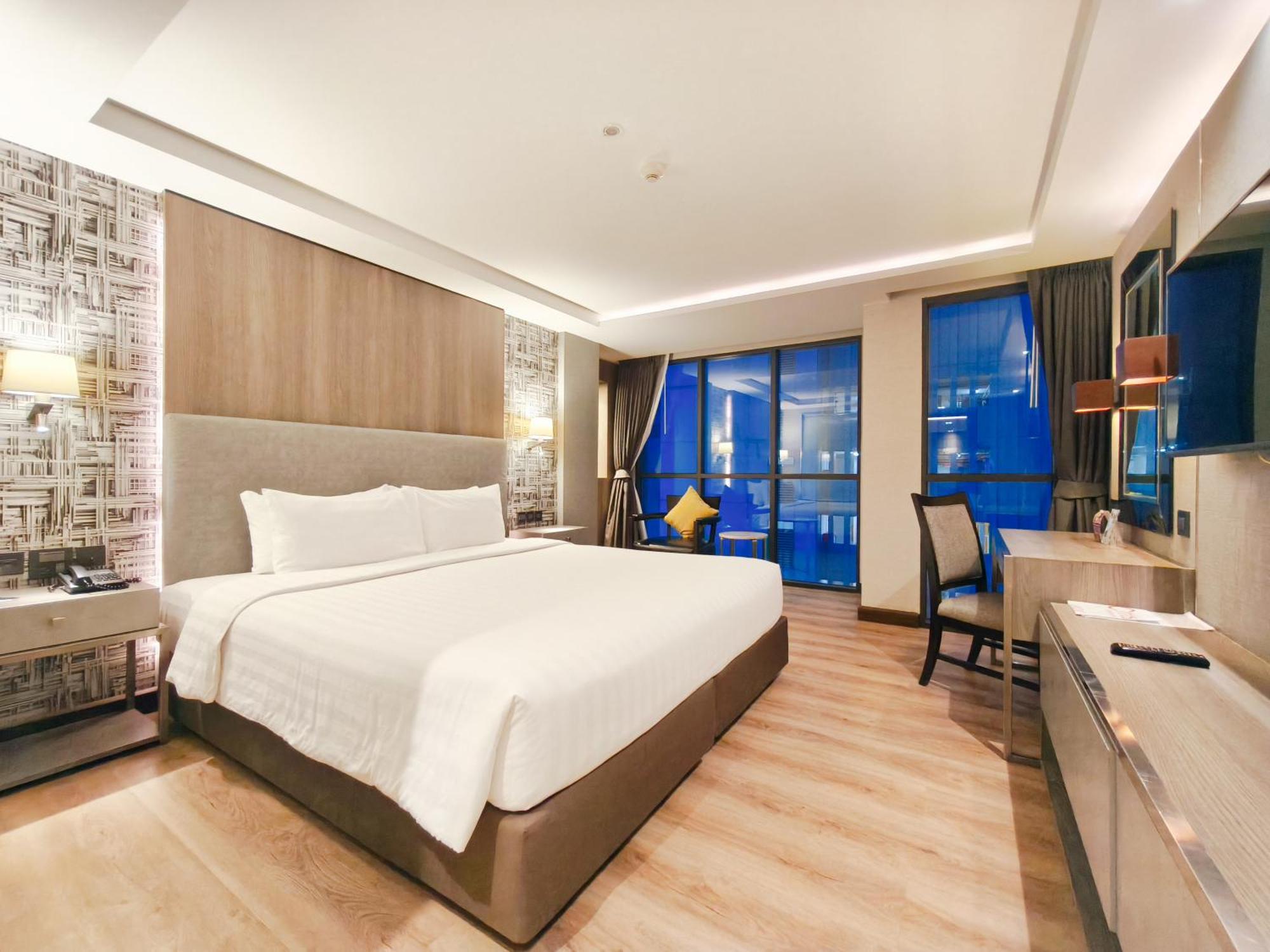 Citrus Suites Sukhumvit 6 By Compass Hospitality Бангкок Екстер'єр фото
