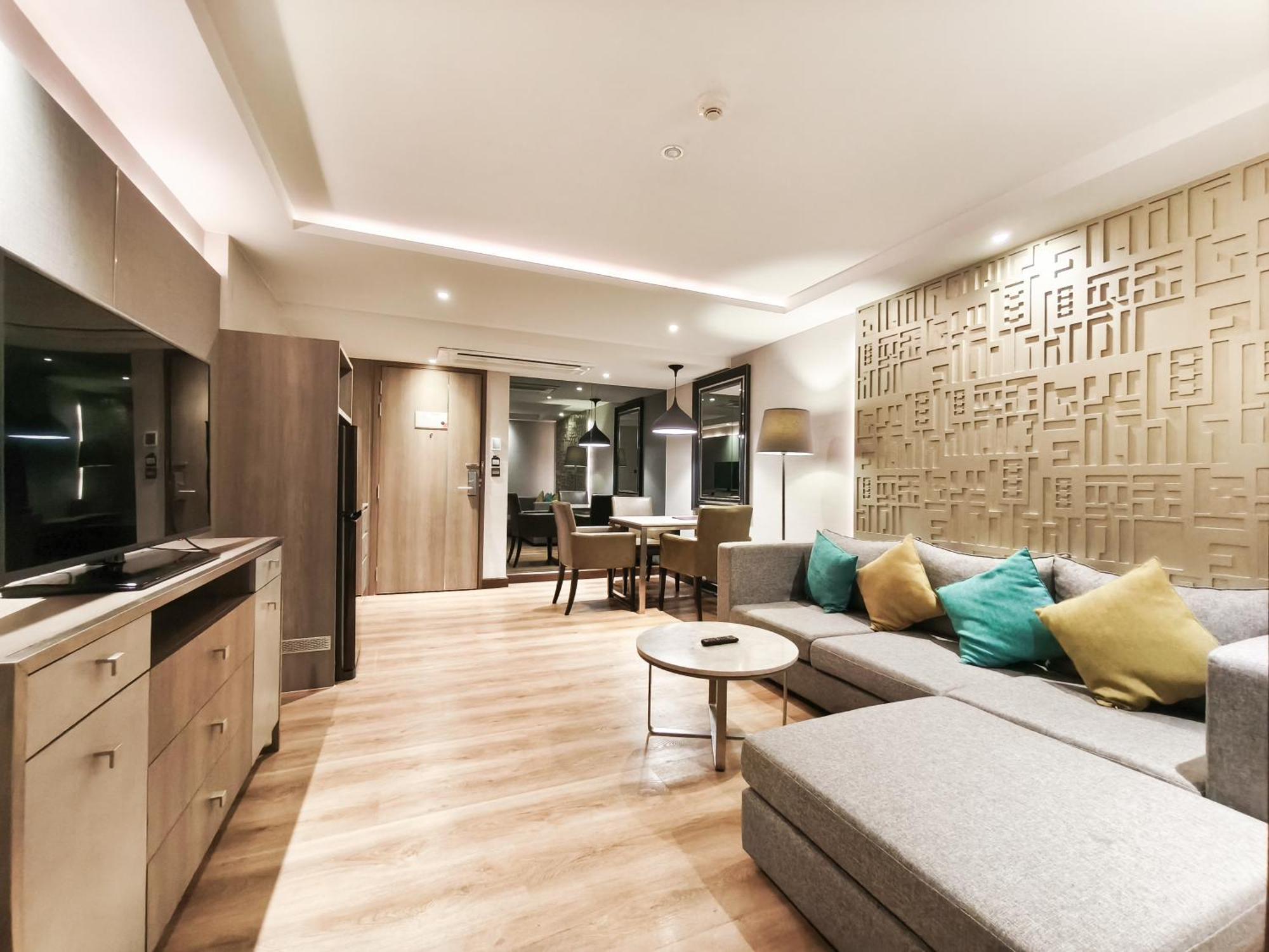 Citrus Suites Sukhumvit 6 By Compass Hospitality Бангкок Екстер'єр фото