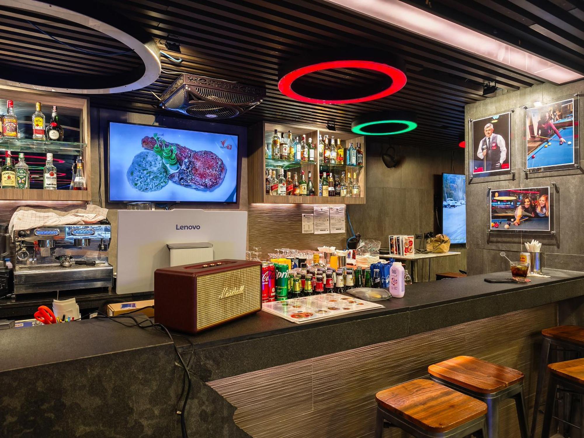 Citrus Suites Sukhumvit 6 By Compass Hospitality Бангкок Екстер'єр фото