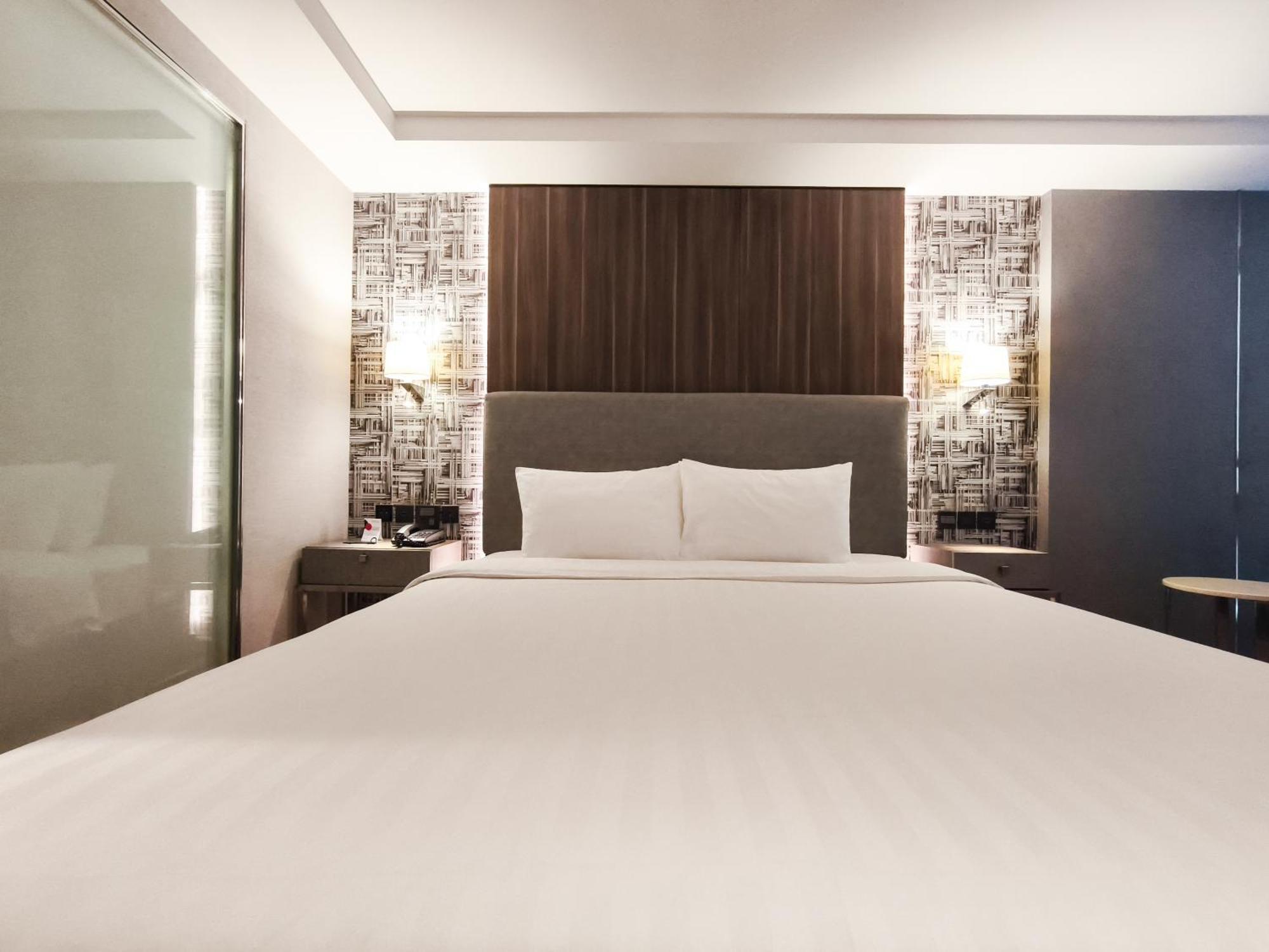 Citrus Suites Sukhumvit 6 By Compass Hospitality Бангкок Екстер'єр фото